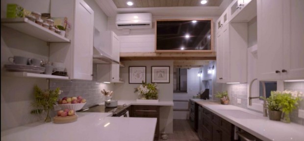 Lak�steszthirdet�s