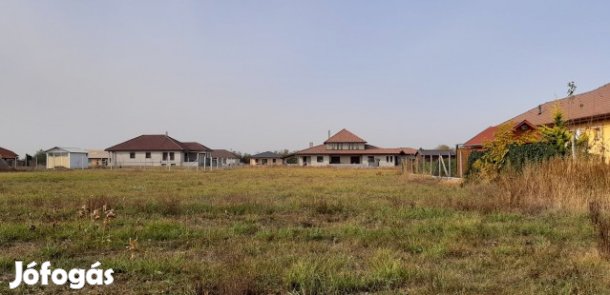<![CDATA[Eladó Telek Kakucs  - Székesi úti lakóparkban]]>